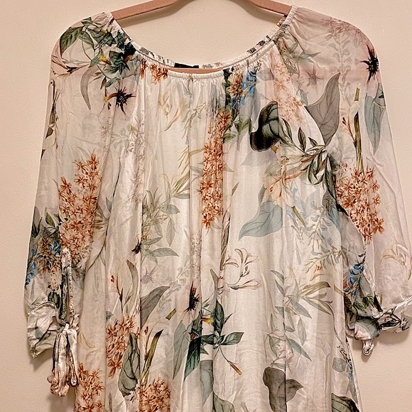 Off the shoulder flowy floral top - Picture 3 of 4